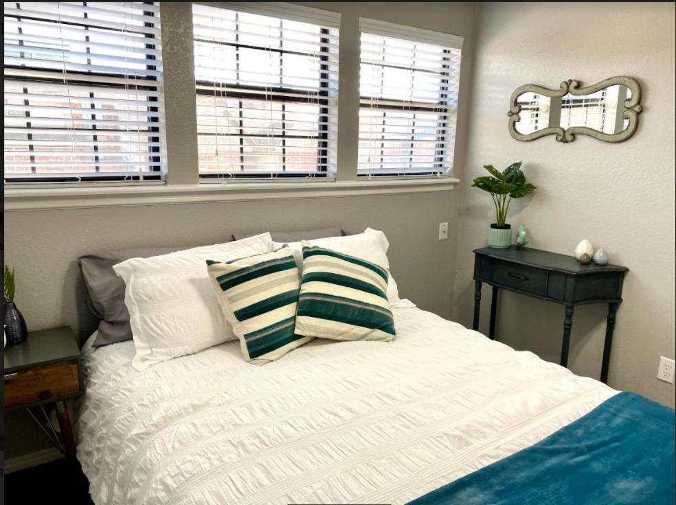Private Bedroom Suite - Communal House Near Integris 奧克拉荷馬 外观 照片