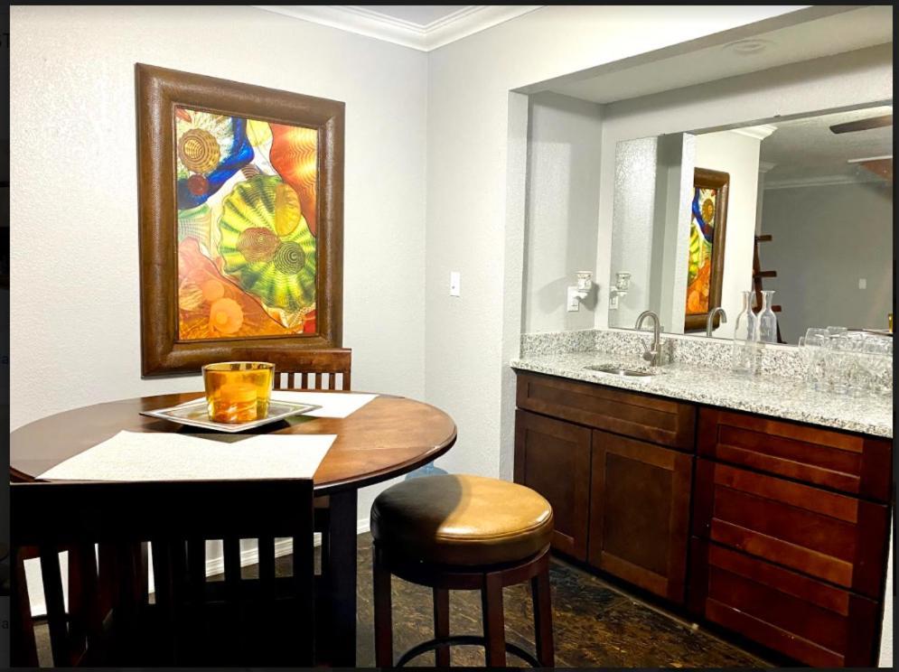 Private Bedroom Suite - Communal House Near Integris 奧克拉荷馬 外观 照片