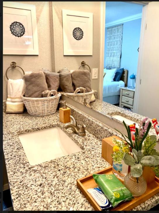 Private Bedroom Suite - Communal House Near Integris 奧克拉荷馬 外观 照片