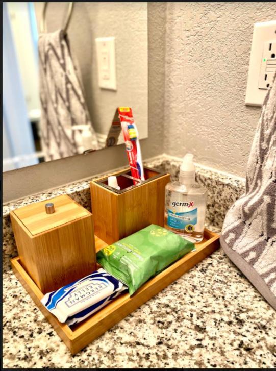 Private Bedroom Suite - Communal House Near Integris 奧克拉荷馬 外观 照片
